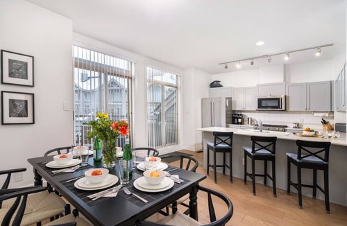 Nicklaus North House | Spacious 3-Level 4BR | Private Hot Tub & Garage