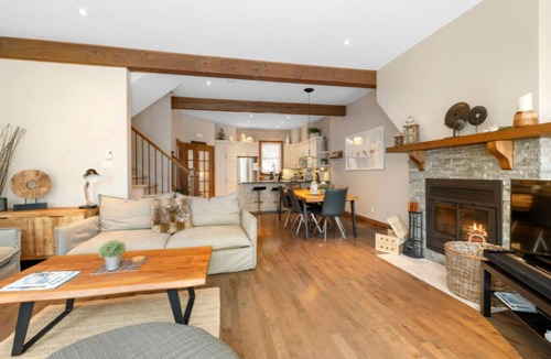Mont-Tremblant Villa | Spacious 3-Story Golfside Townhouse with Pool Access – Aiglon 1614