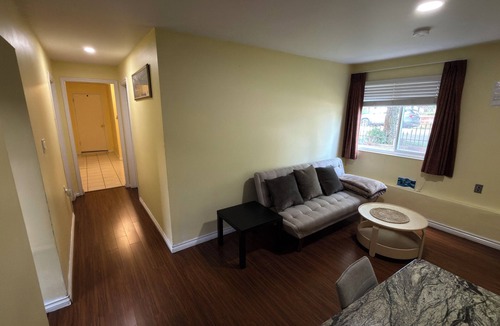 Killarney House | Spacious 3BR East Van Stay | Sleeps 6