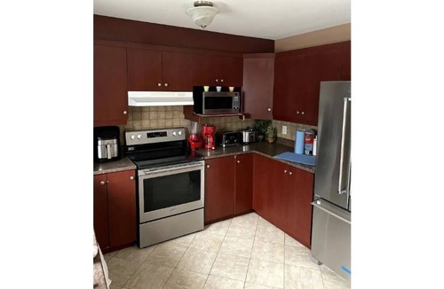 Montreal House | Spacious 3BR Home - 20 mins to/from YUL Intl. Airport