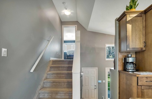 Lethbridge House | Spacious 4 Bedroom Home in Vibrant Neighbourhood
