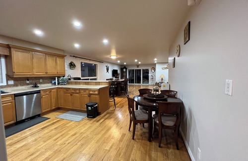 Colborne House | Spacious 4-Bedroom Retreat Near Presqu'ile Park