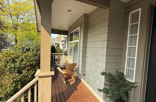 Surrey House | Spacious 4BR retreat in South Surrey/White Rock