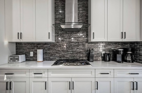 Southeast Calgary House | Spacious 8 Bedroom Family Retreat