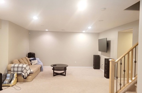 West Edmonton House | Spacious Basement Suite| Near WEM| River Cree| Free Parking