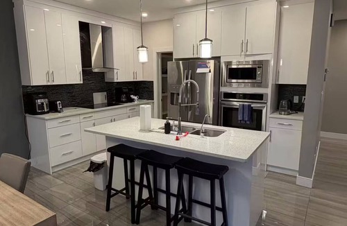 Beaumont House | Spacious, Beautiful Home in Quiet, Scenic Beaumont