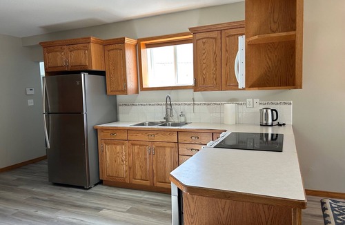 Sylvan Lake House | Spacious Cozy Cove Retreat/ 6BR/4BA/2Kitchen/AC/BBQ
