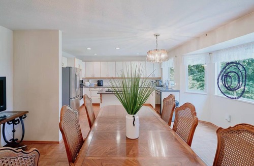 Delta House | Spacious cozy house near ferry and beach