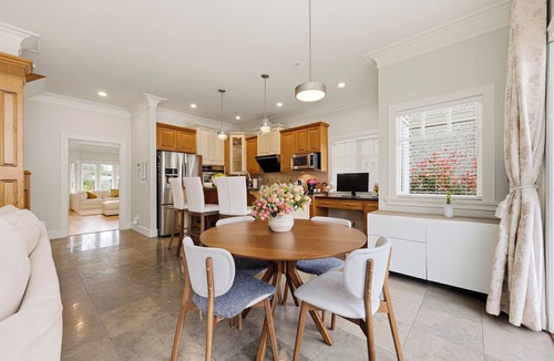 West Side House | Spacious Elegant Family Retreat | Near UBC & DT