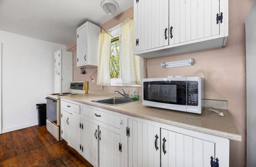 Otonabee-South Monaghan Cabin | Spacious Family Getaway | Quiet & Scenic