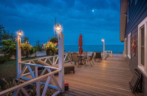 Amherstburg Cottage | Spacious Lakefront 4 Bedroom