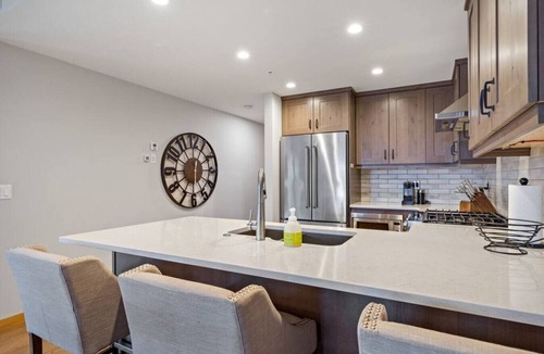 Canmore Condo | Spacious Mountain View Retreat | Prime Location