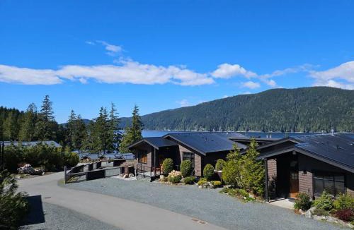 Port Renfrew House | Spacious Oceanview - 2 living rooms & fridges - Pet Friendly