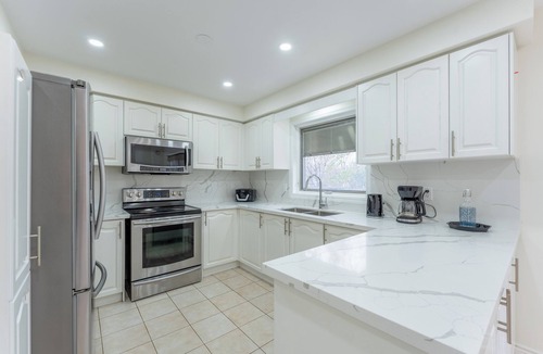 Brampton House | Spacious | Ping Pong | Exercise Tools | EV Charger