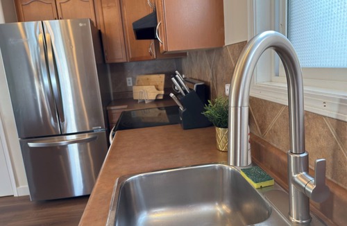 West Edmonton House | Spacious & Private Retreat near West Edmonton Mall