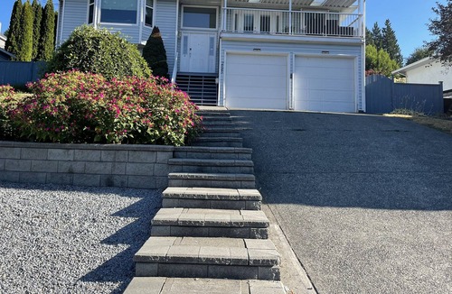 Coquitlam House | Spacious, Private Suite with relaxing backyard