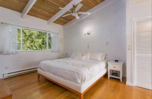North Vancouver House | Spacious & Stylish West Coast Contemporary House