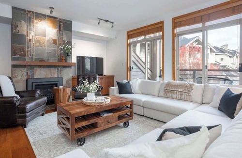 Nicklaus North Condo | Spacious Townhome, Golf Course Setting, Hot Tub!