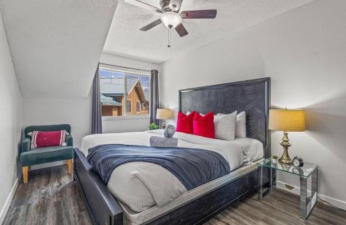 Harvie Heights House | Spacious Townhouse in the Heart of the Mountains