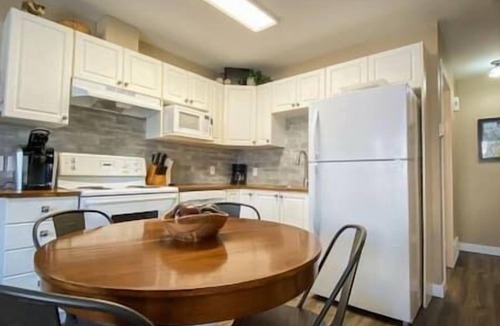Fernie Condo | Spacious Townhouse/Loft Access/Mountain Views