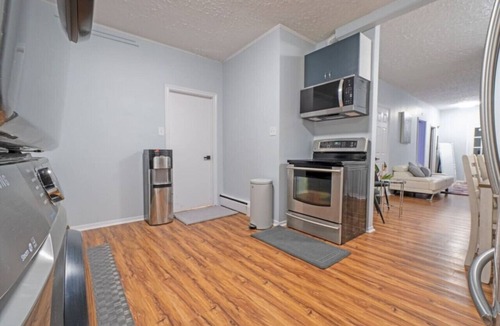 South End Apartment | Spacious Urban Gem ~ Steps from the Pier ~ Parkingn