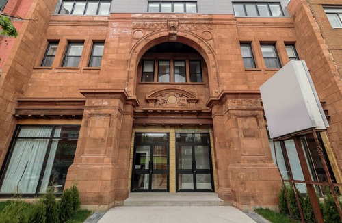 Mile End Condo | Sparkling Chic Apartment in Trendy Mile End