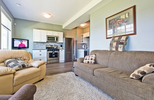 Okanagan-Similkameen Apartment | Sparrow's Haven: A Cozy Garden Retreat #202