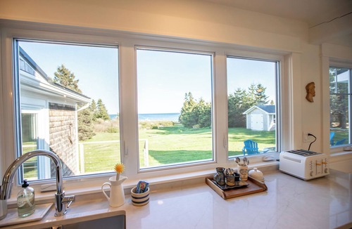 Cherry Hill House | Spectacular Seaside Cottage on South Shore