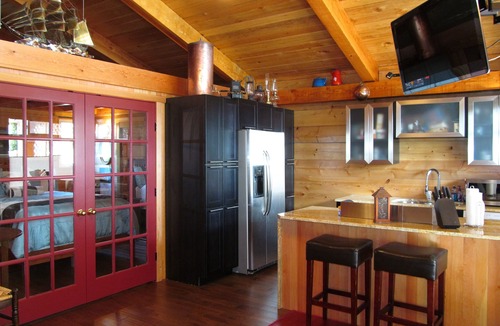 Campbell River Cabin | Spectacular sunrises, beautiful Ocean view & Wild life at your fingertips!
