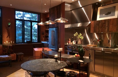 Ville-Marie House | Spectacular Urban Loft Downtown on Quiet Street