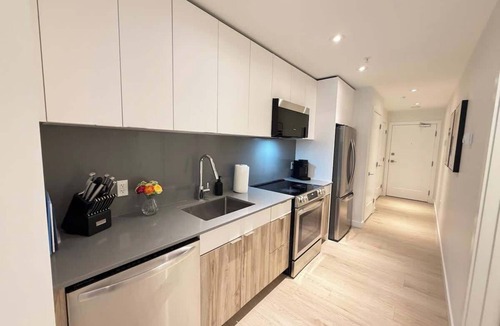 North End Apartment | Spotless 1 BR in North End HFX with 6 appliances