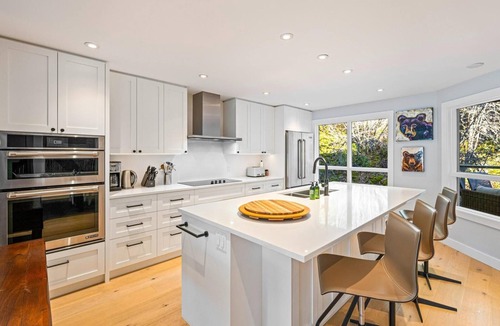 Blueberry Hill Ski Chalet | St Mortiz Townhome - Walk to Whistler, Alta Lake, Whistler Golf Course
