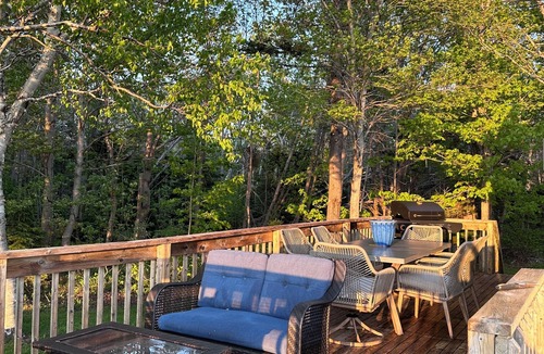 Cavendish House | Stage View Cottage: 5 Minutes to Cavendish Beaches