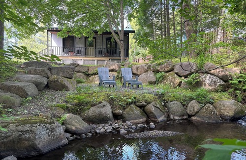 Val Morin Cottage | Streamside Retreat - Petit Train du Nord at km 39 - Cedar Creek Cottage