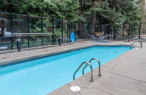 Village North Condo | Studio | Alpenglow Lodge | Private Balcony w/Mtn view | Gym | Epic Location