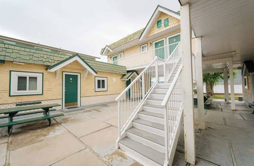 Osoyoos Apartment | Studio Suite 4 Green Gables Resort