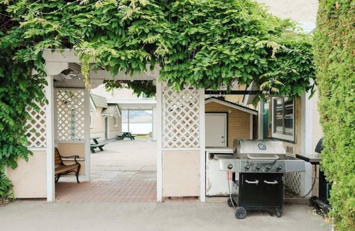 Osoyoos Apartment | Studio Suite 7 at Green Gables Resort
