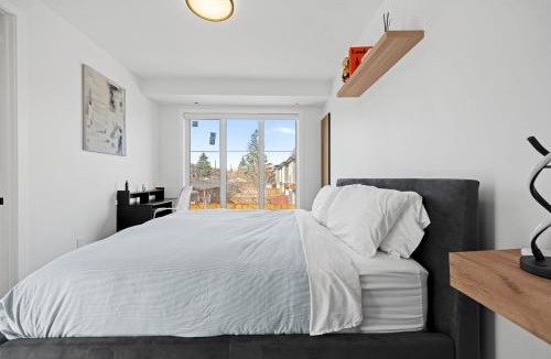 Tuxedo Park Apartment | Stunning 3BR Luxury Home Downtown Corner Views