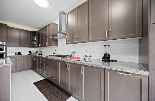 Brampton House | Stunning 5BR Escape | 4 King Beds Spacious & Cozy