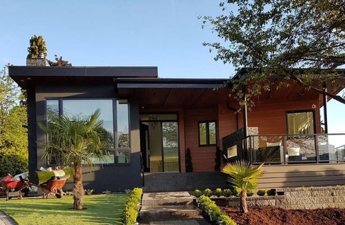 Burnaby House | Stunning Contemporary Home with Beautiful Ocean and Mountain Views!