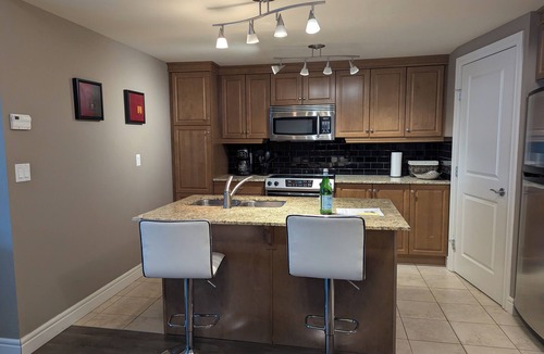 Downtown Calgary Apartment | Stunning DT Views, 1BR Downtown, sunny and bright.Close to the river
