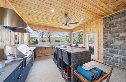 Faraday Cottage | Stunning Lakehouse!