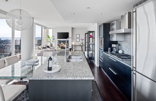 Downtown Victoria Condo | Stunning Luxury King Suite