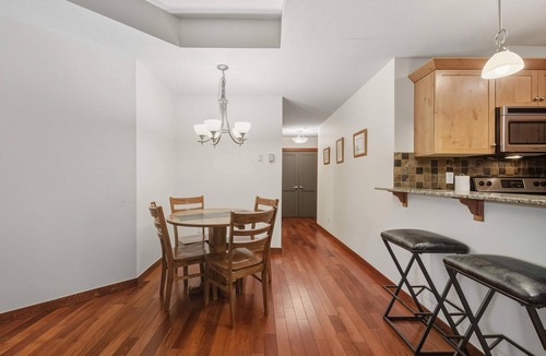 Town Centre Condo | Stunning Mt Views-Beautiful - 2BR