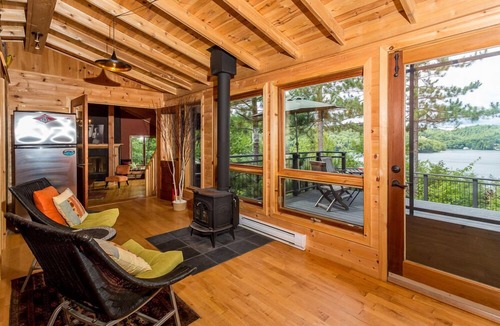 Dorset Cottage | Stunning Muskoka Cottage with Incredible Views. Great for Families & Winter Fun!