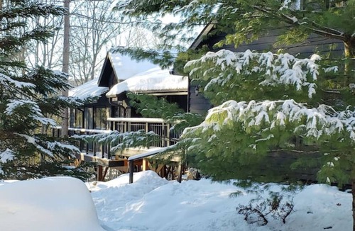 Dorset Cottage | Stunning Muskoka Cottage with Incredible Views. Great for Families & Winter Fun!