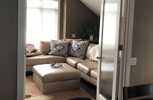 Invermere House | Stunning Year Round Mountain Views