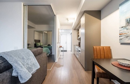 Downtown Toronto Apartment | Stylish 1BR Executive Suite - Great Location!