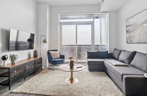 Downtown Toronto Apartment | Stylish 2BR/2Bath Condo at Waterfront with Parking