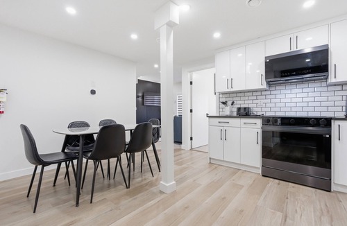Calgary House | Stylish 2BR Basement Suite | 15 Mins to Airport